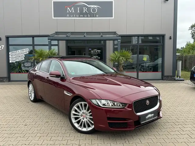 Jaguar XE 20d British Design Edition Automatik *AHK