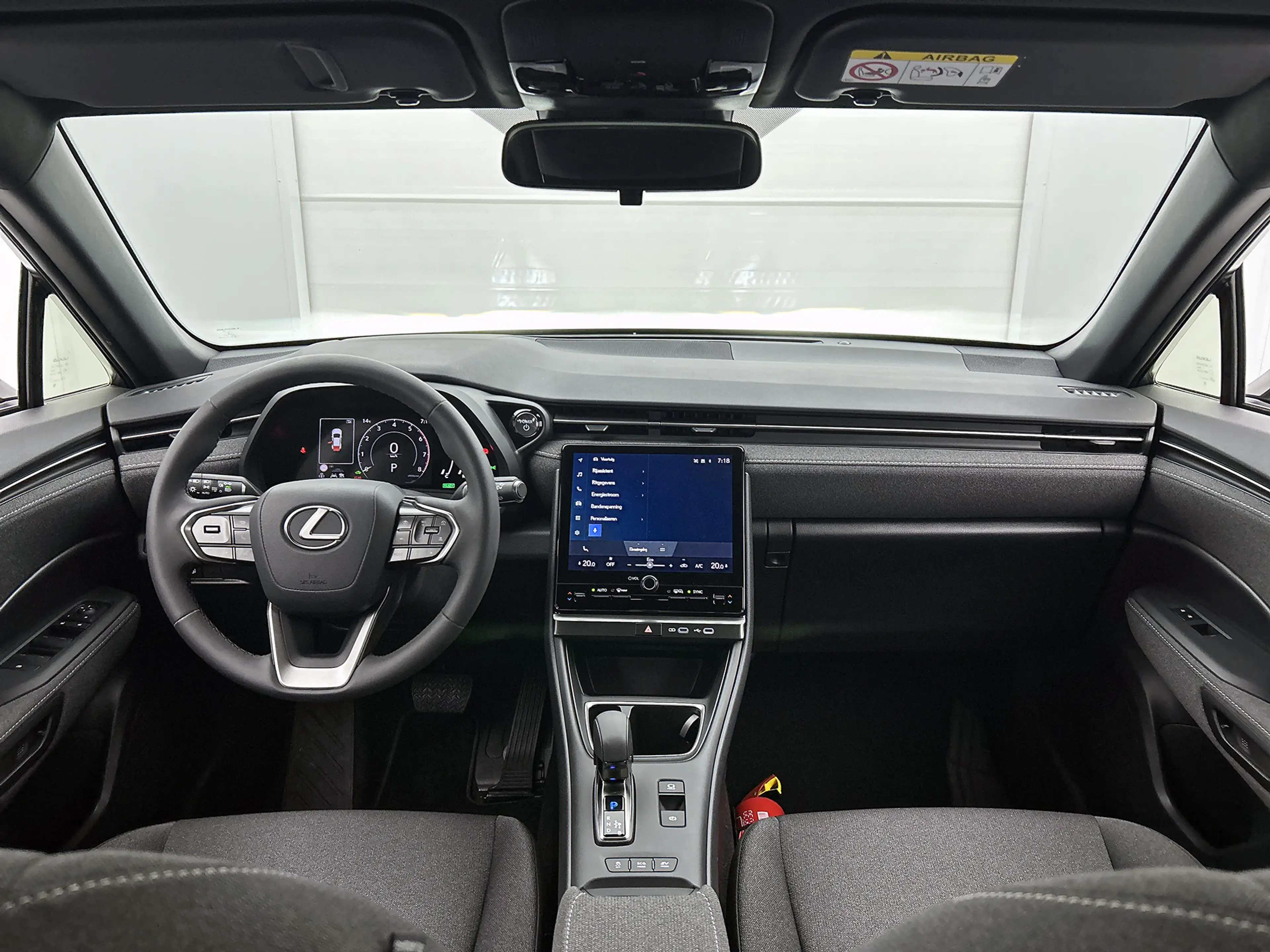 Lexus LBX 2WD | Apple CarPlay / Android Auto (Navigatie) | — photo 4