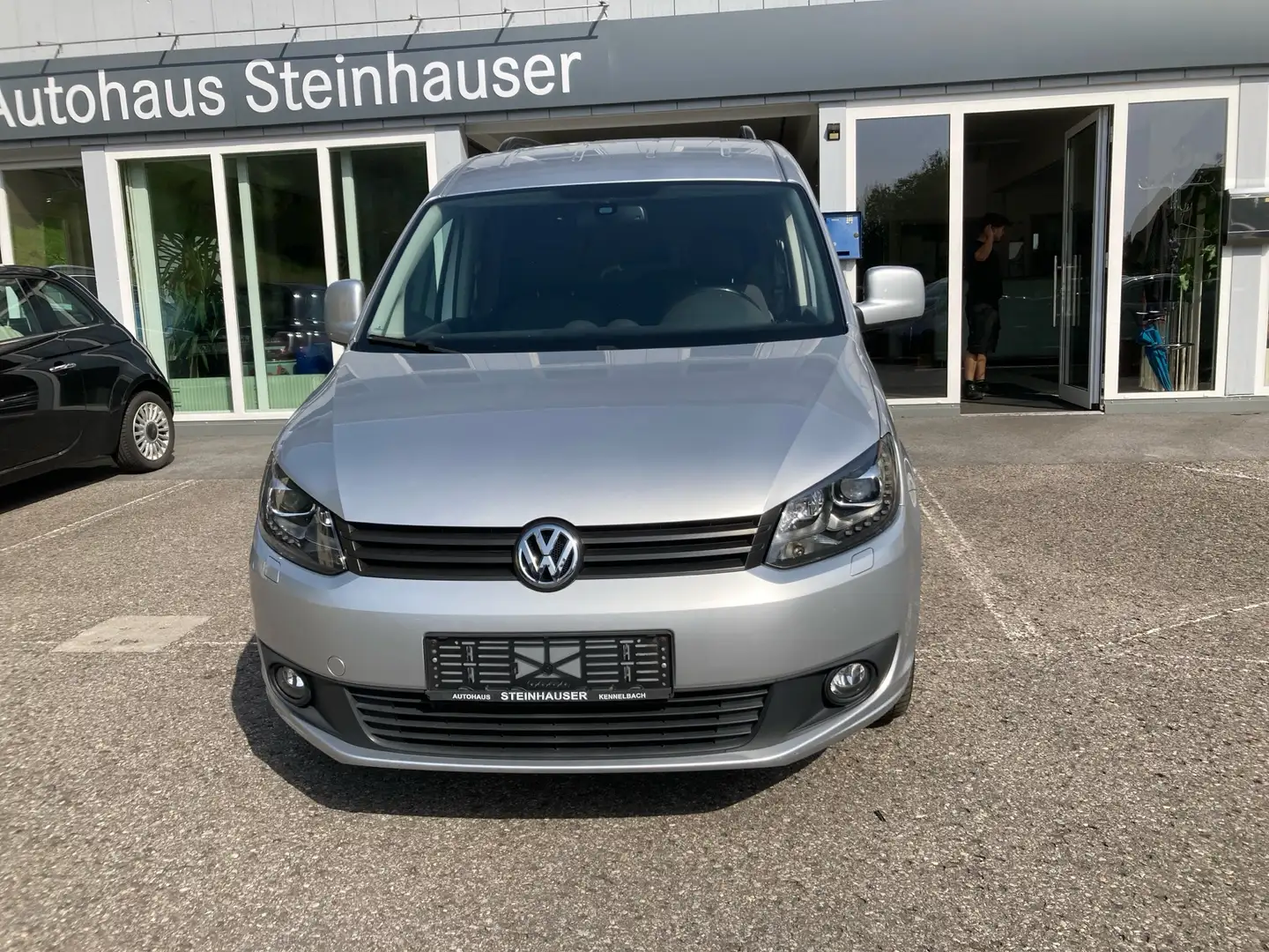 Volkswagen Caddy Maxi Tramper TDI DSG 4 Motion Argent - 1