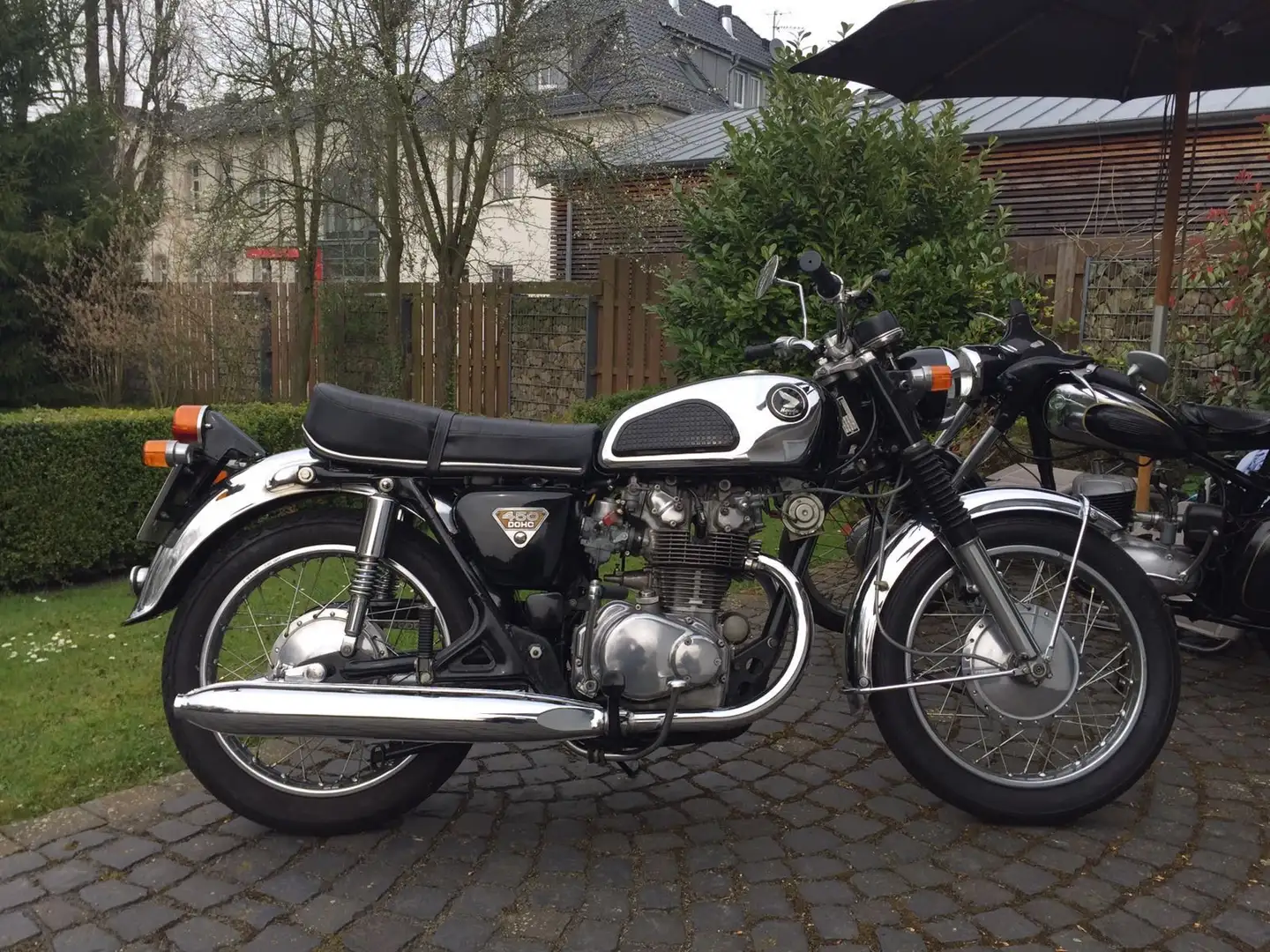 Honda CB 450 Zwart - 1