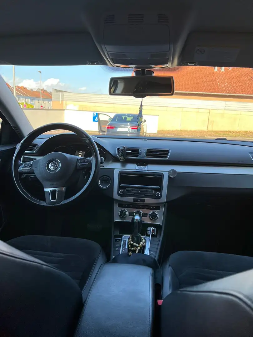 Volkswagen Passat Highline mit TÜV Grau - 2