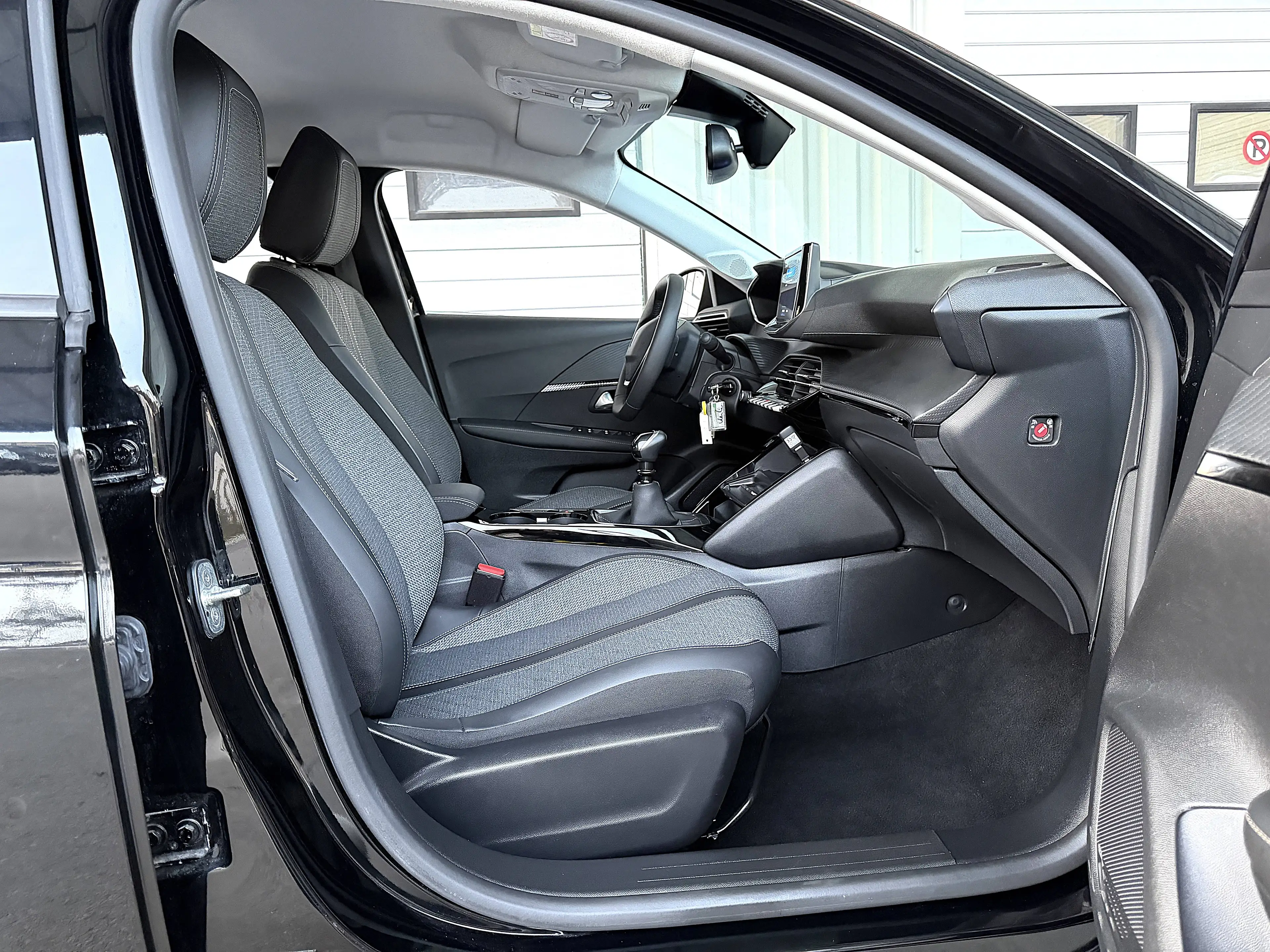 Peugeot 208 1.2/Allure/Benzine/Carplay/Camera/Led/Airco/Euro6e/Garantie — photo 14