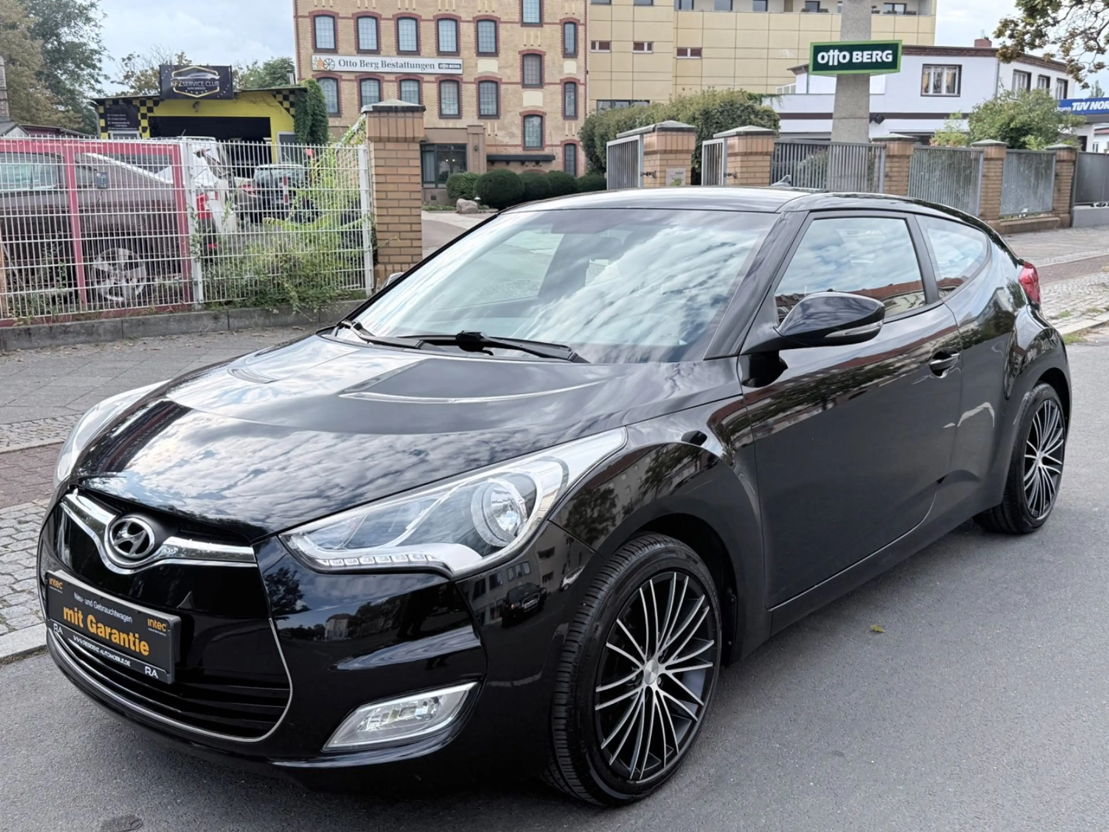 Hyundai VELOSTER VELOSTER 1.6 GDI STYLE *KLIMAAUTO*LED*AUS 2.HAND