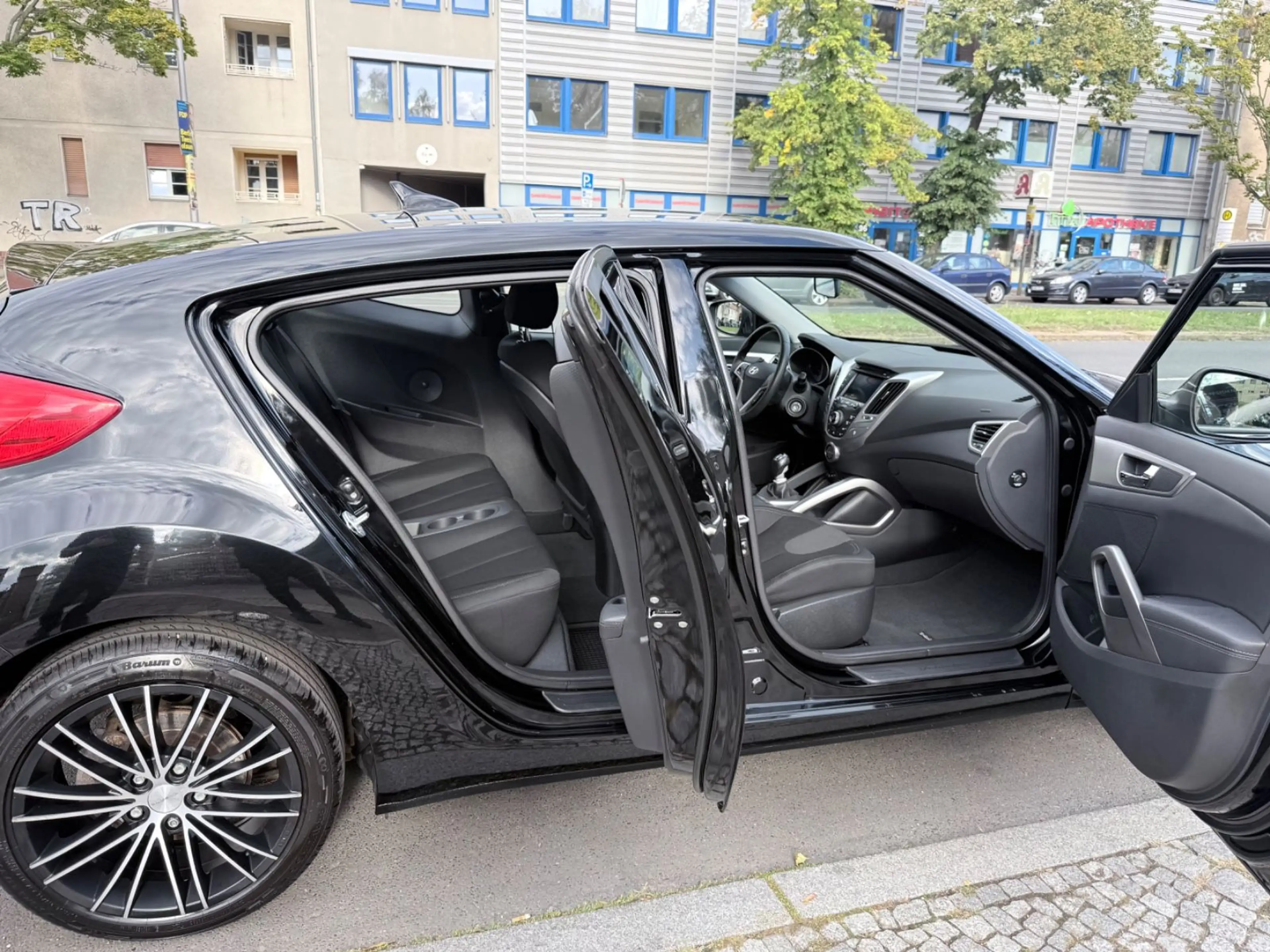 Hyundai VELOSTER VELOSTER 1.6 GDI STYLE *KLIMAAUTO*LED*AUS 2.HAND — photo 14