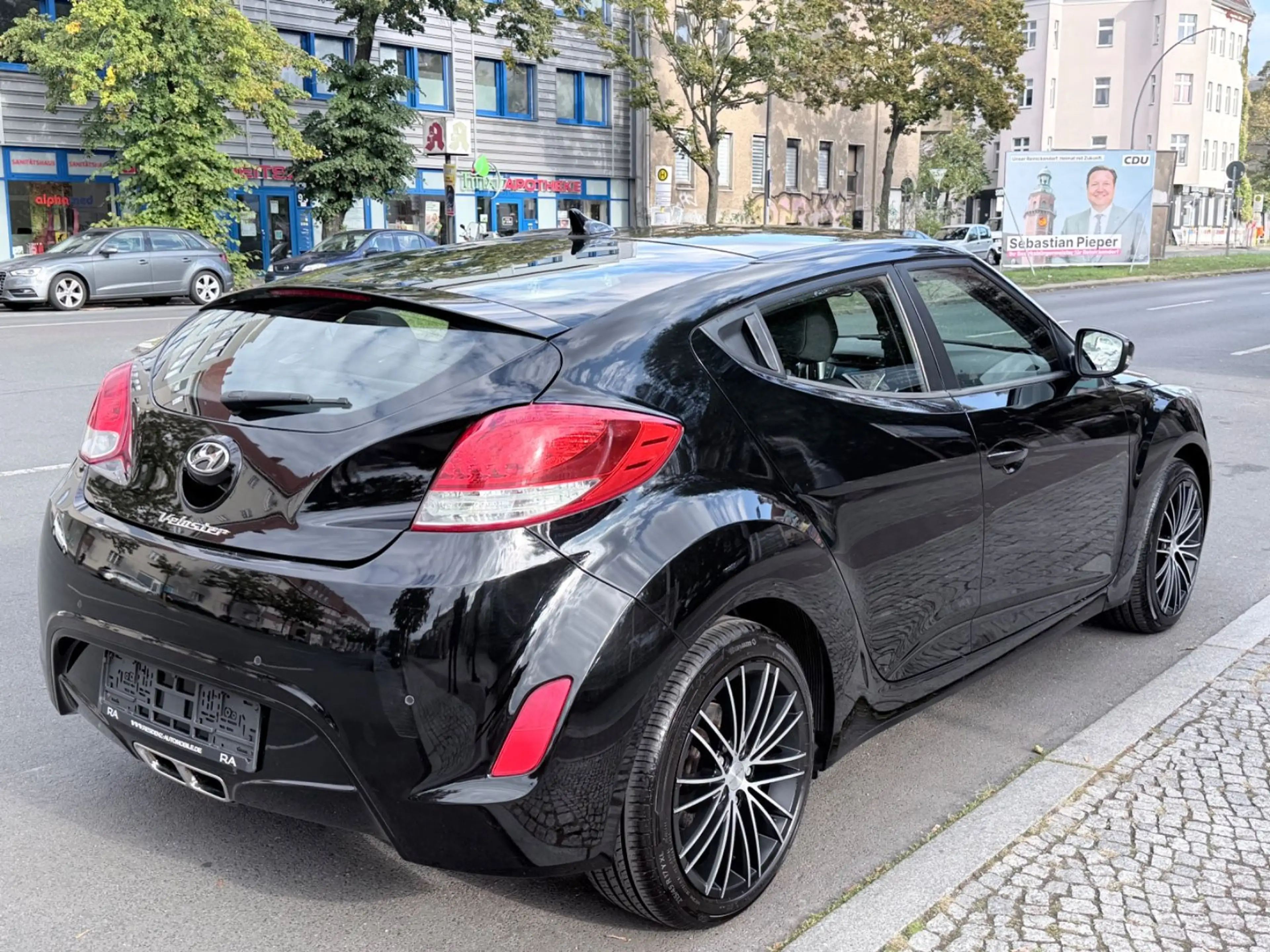 Hyundai VELOSTER VELOSTER 1.6 GDI STYLE *KLIMAAUTO*LED*AUS 2.HAND — photo 8