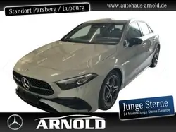 Mercedes-Benz A 200 Limousine AMG Line Distr Burmester Multib. AMG Styling/Night Paket/Special Edition/Navi/Distronic/KeylessGo/Autom./LED