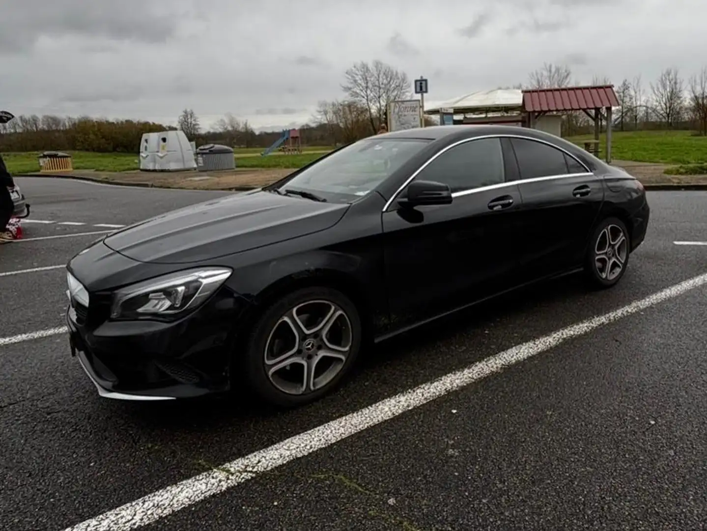 Mercedes-Benz CLA 200 CLA 200 d 4Matic 7G-DCT UrbanStyle Edition Noir - 1