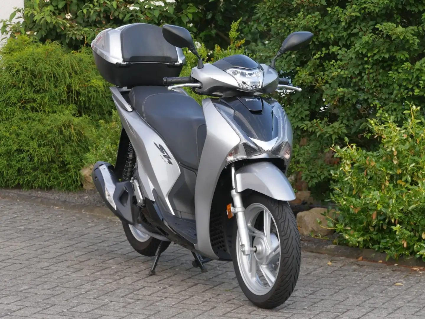 Honda SH 150 Argent - 1