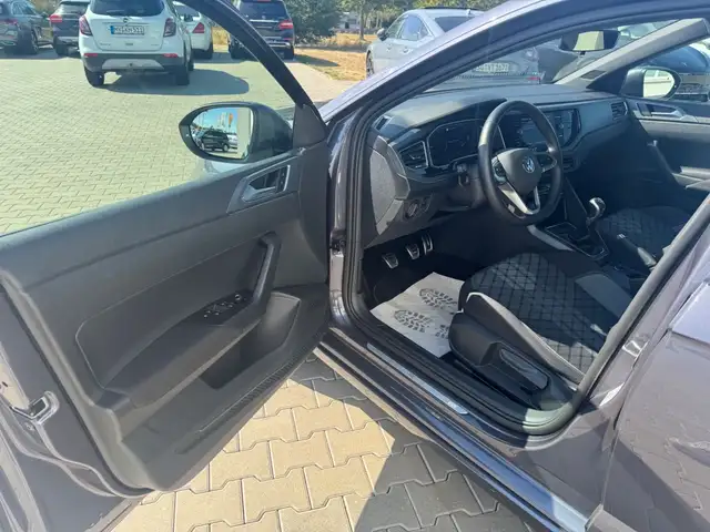 Volkswagen Taigo view 8