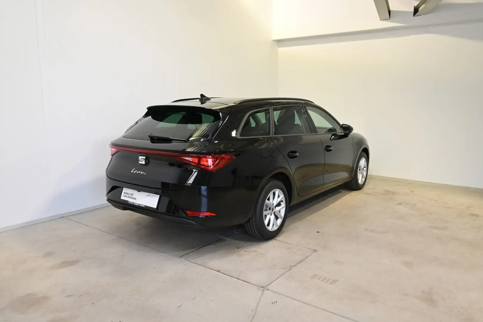 SEAT Leon Style 2.0 TDI DSG 150 PS Schwarz - 2
