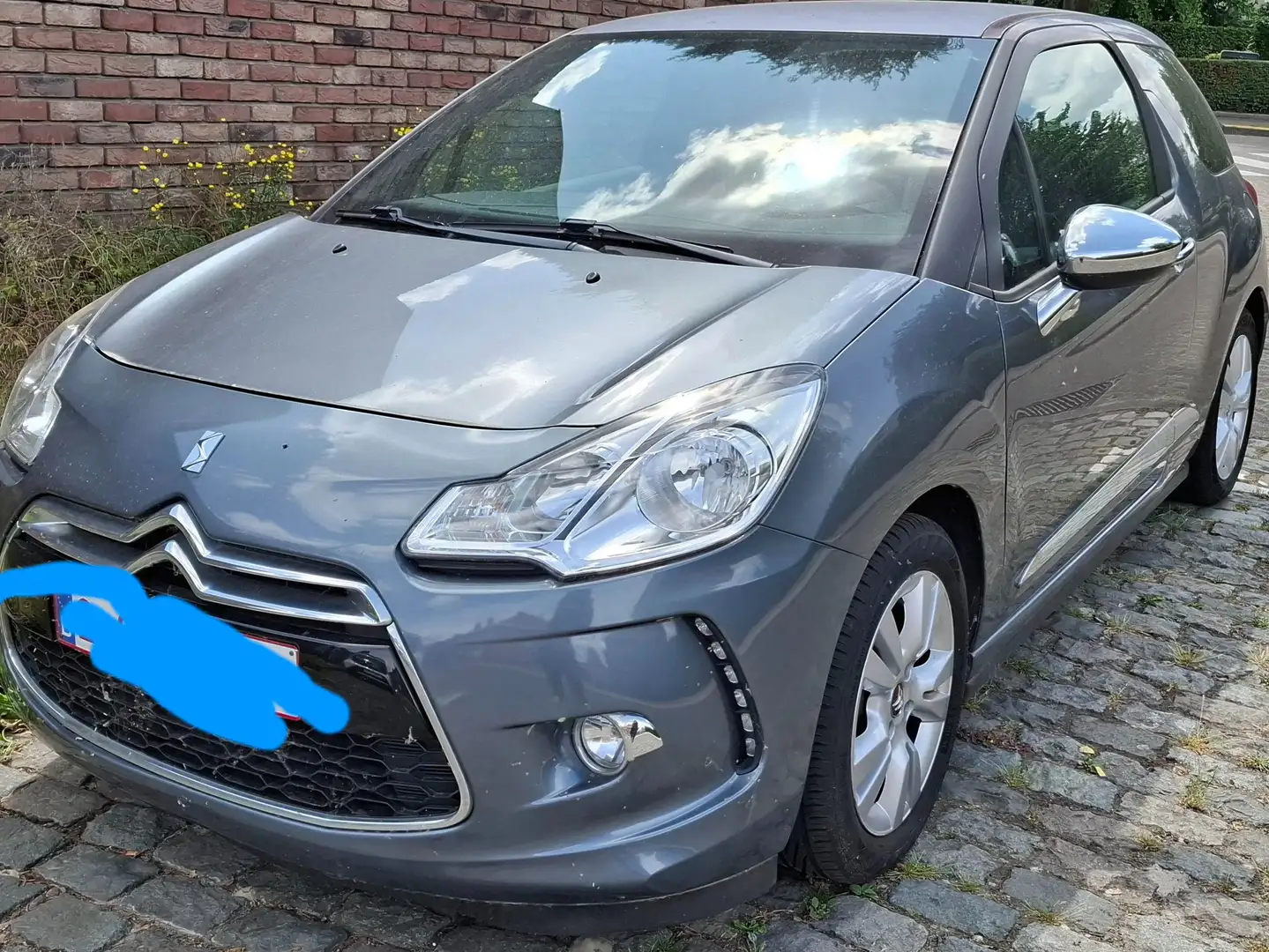 Citroen DS3 DS3 e-HDi 90 FAP SoChic Gris - 1