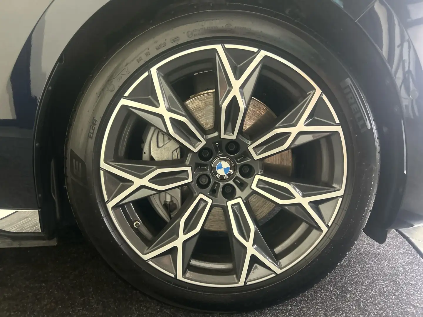 BMW i7 xDrive60 Privilege Edition 106 kWh | Bowers & Wilk Noir - 2