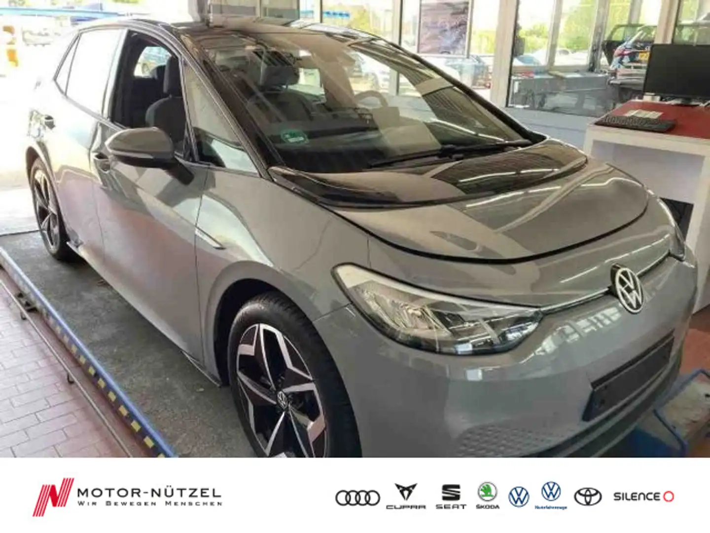 Volkswagen ID.3 150 kW Pro PERFORMANCE LED+NAVI+ACC+SHZ+CCS Grau - 1