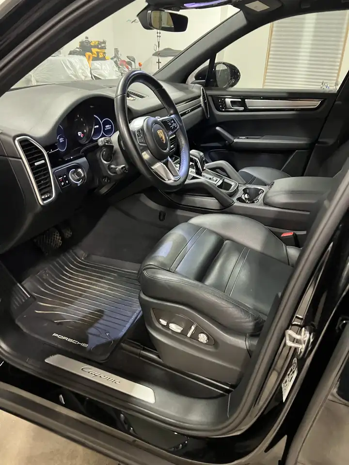 Porsche Cayenne снимка Porsche Cayenne