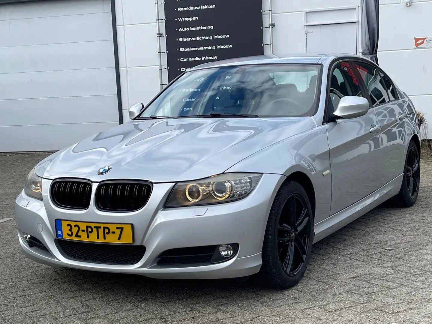 BMW 320 3-serie 320i I 2011 I Parkeersensor I Nwe distrubu Grau - 2
