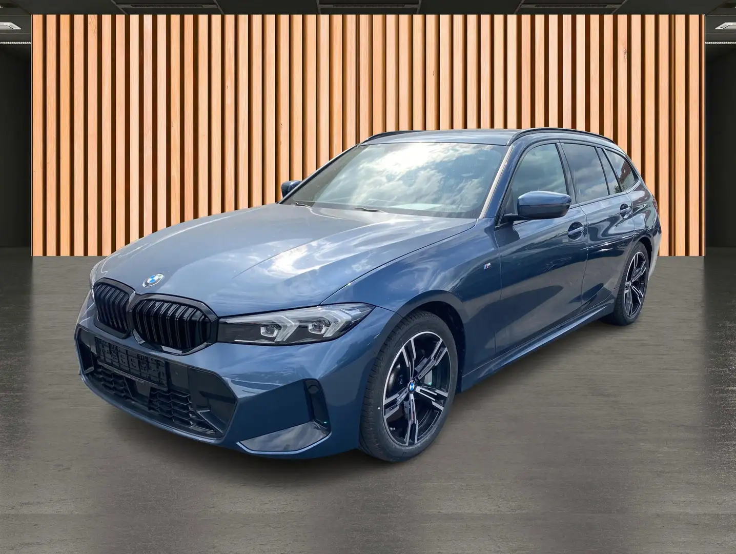 BMW 330 i Touring xDrive M Sport*ACC*HiFi*Kamera* Modrá - 2