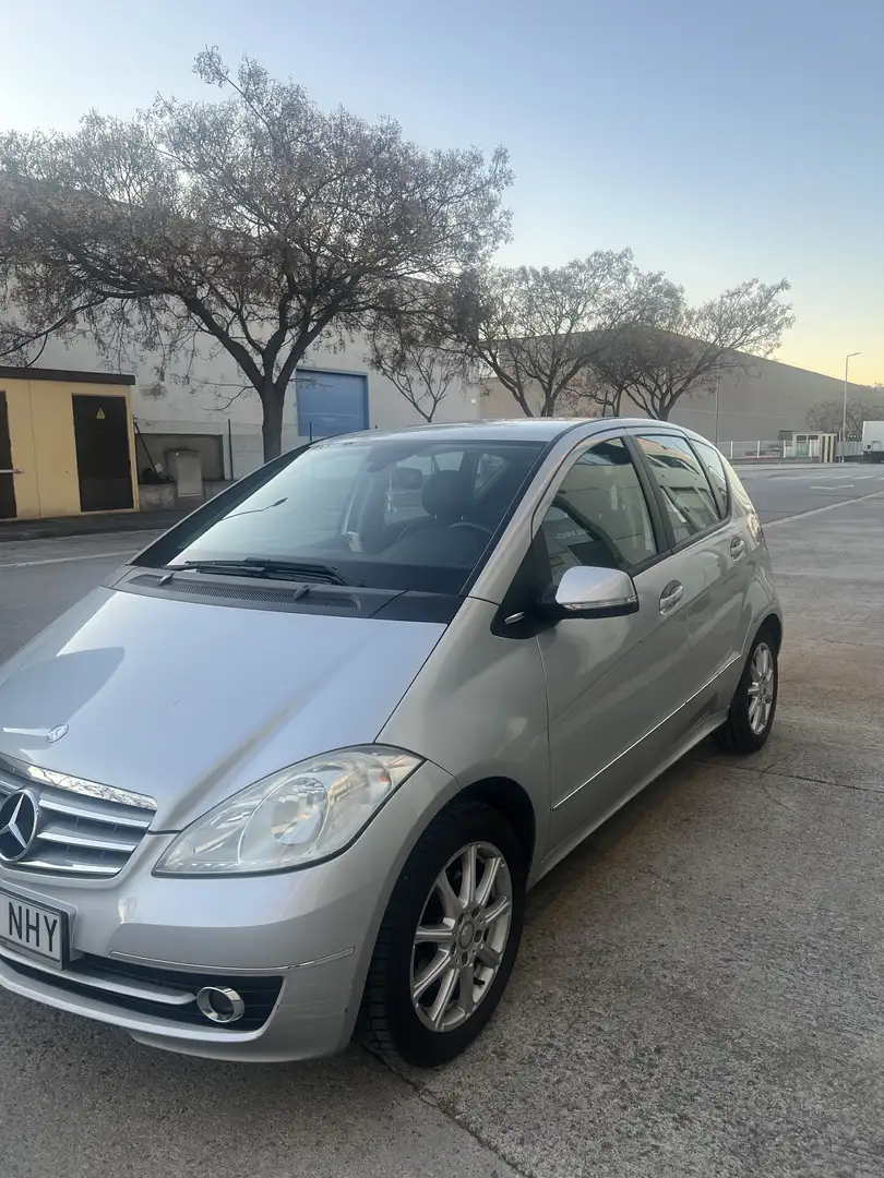 Mercedes-Benz A 170 Elegance Aut. Gris - 2