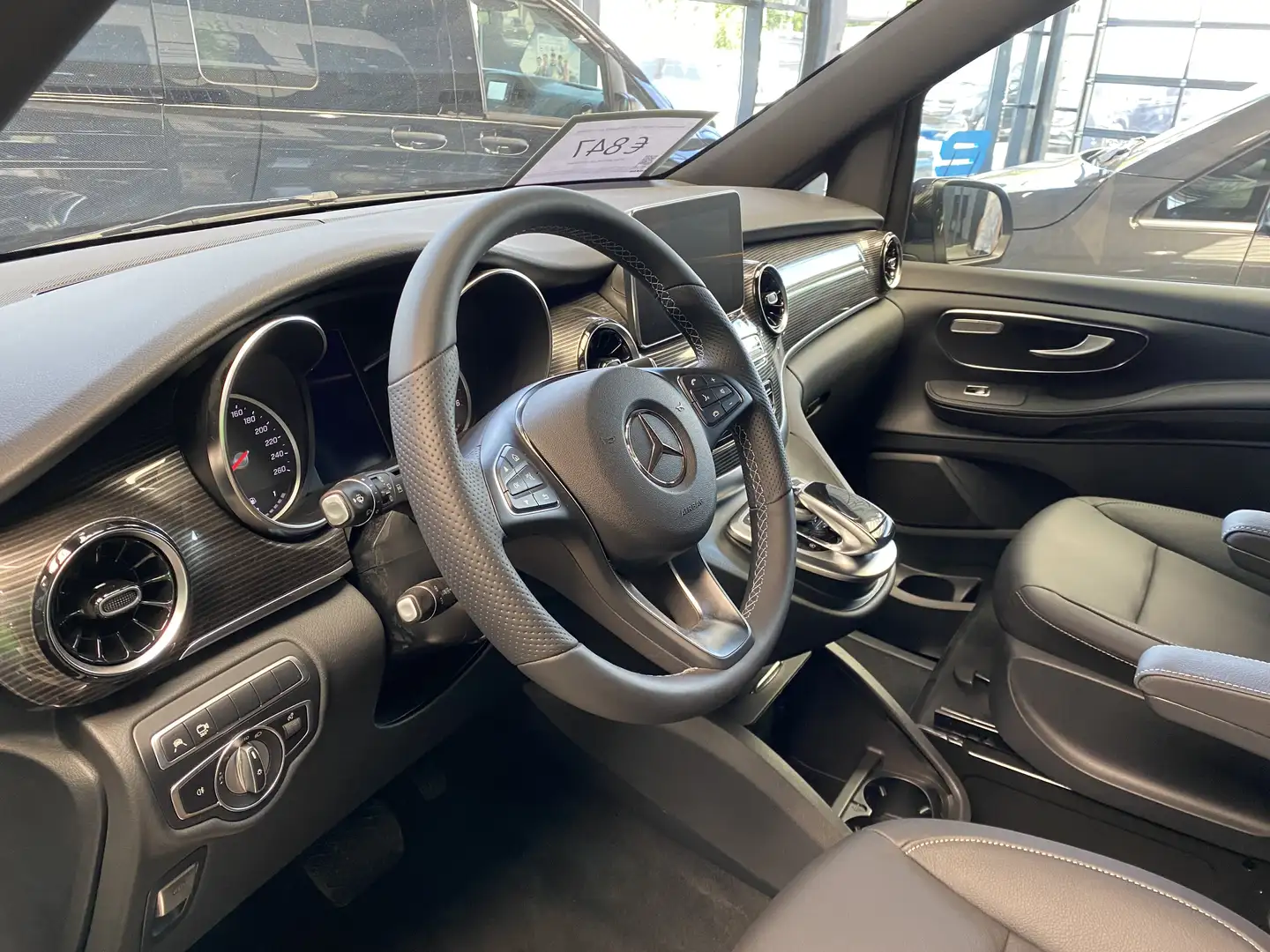 Mercedes-Benz V 300 d LWB Avantgarde - 2