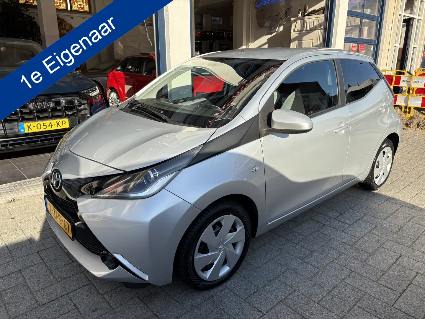 Toyota Aygo 1.0 VVT-i x-play 1E EIGENAAR/CAMERA/TELEFOON/CRUIS Gris - 1