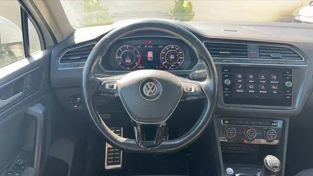 Volkswagen Tiguan view 23