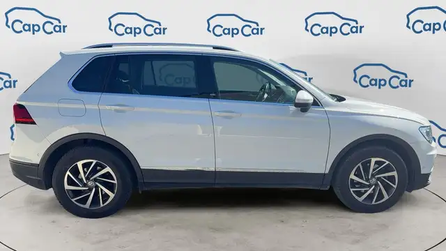 Volkswagen Tiguan view 4