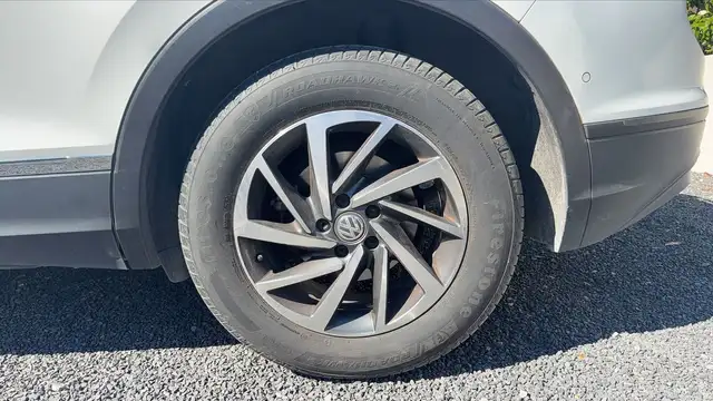 Volkswagen Tiguan view 19
