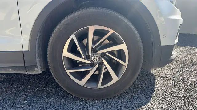 Volkswagen Tiguan view 17