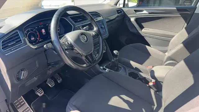 Volkswagen Tiguan view 8