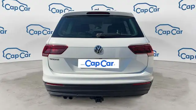 Volkswagen Tiguan view 3