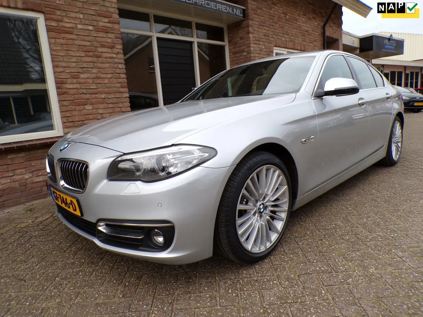 BMW 520 5-serie 520i Automaat / Leder / Navi / Schuifdak Grey - 1