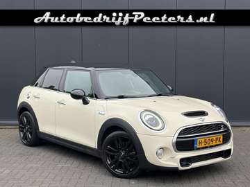 2.0 192pk 5-Drs Automaat LED Navi Carplay JCW-stuu
