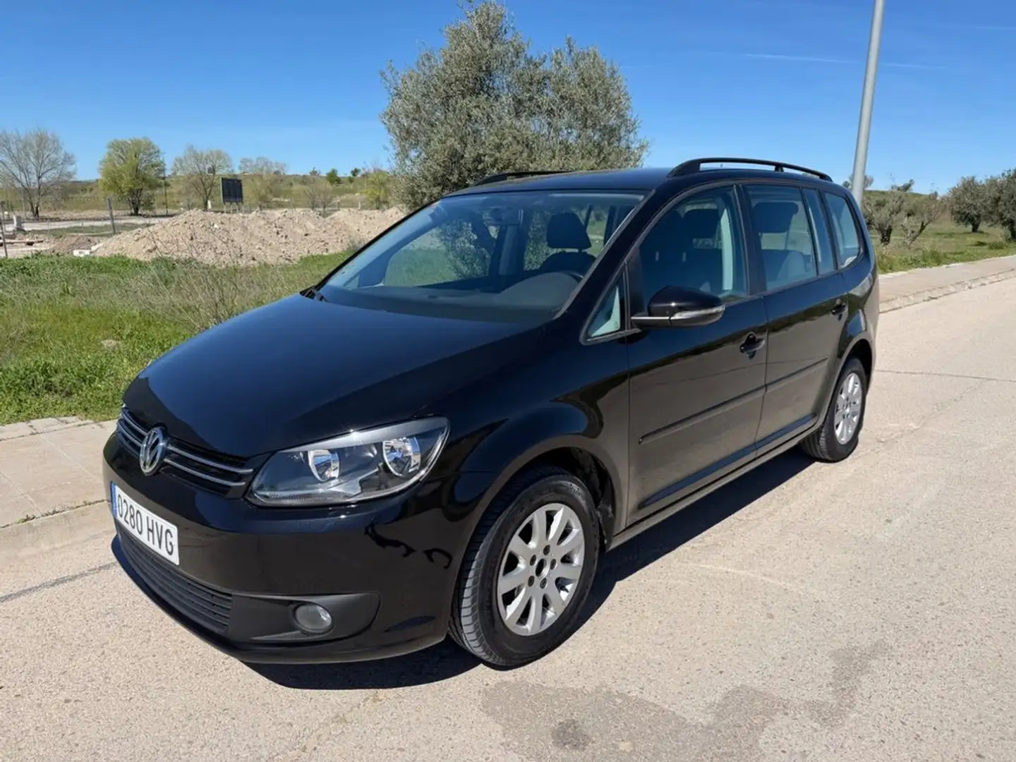 Volkswagen Touran 1.6 TDI 105cv Advance Bluemotion Tech Negro - 1