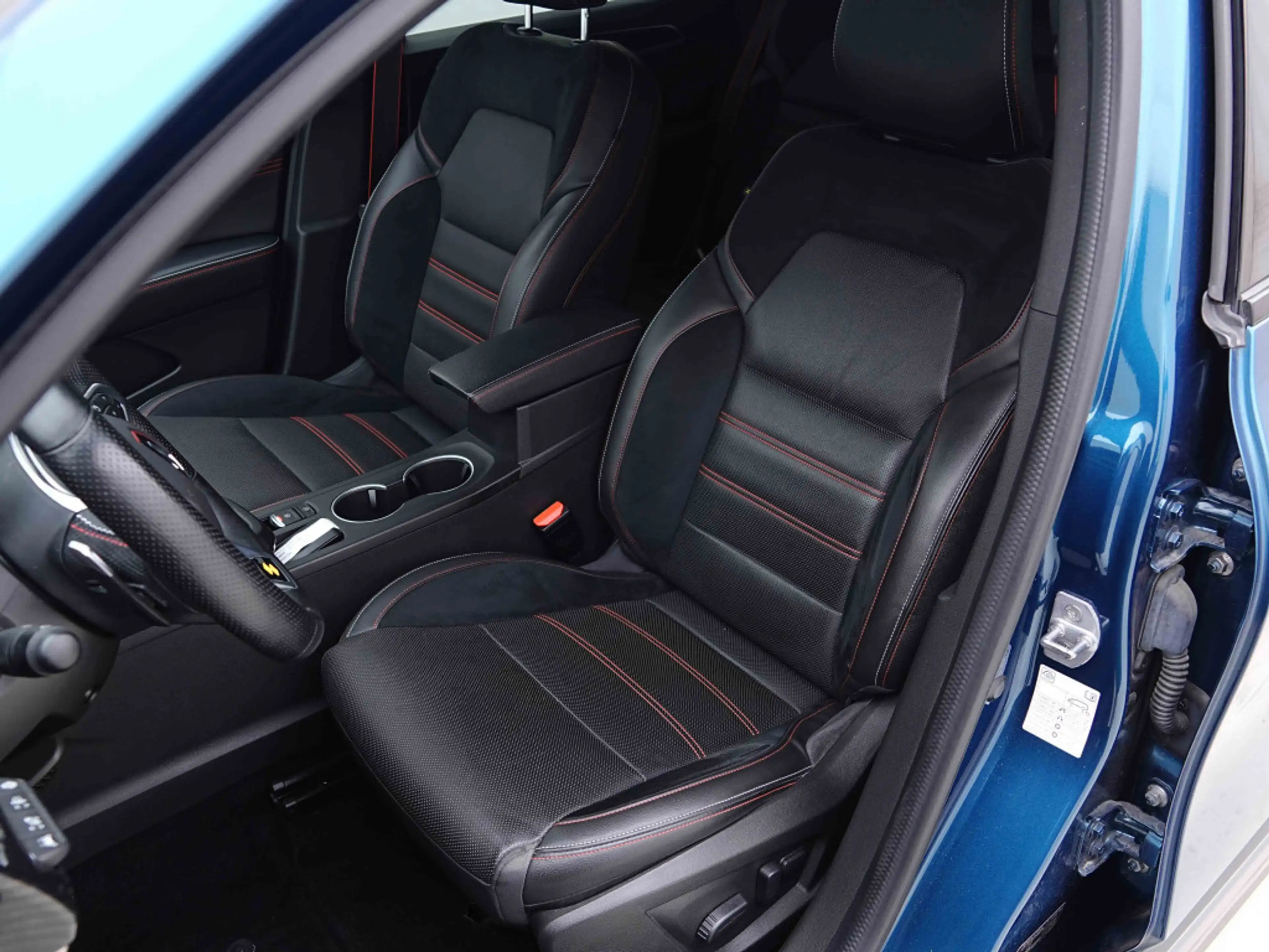 Renault Arkana 1.3 TCe 140 AUT RS | Leather | GPS | LED | TOWBAR — photo 7