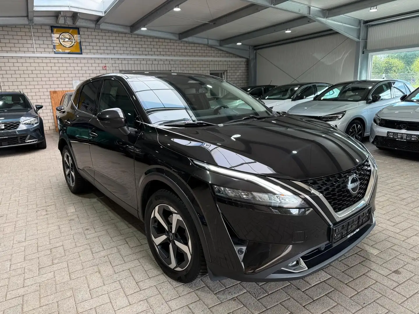 Nissan Qashqai 1.3 DIG-T  N-Connecta LED ACC 360° RFK Noir - 2