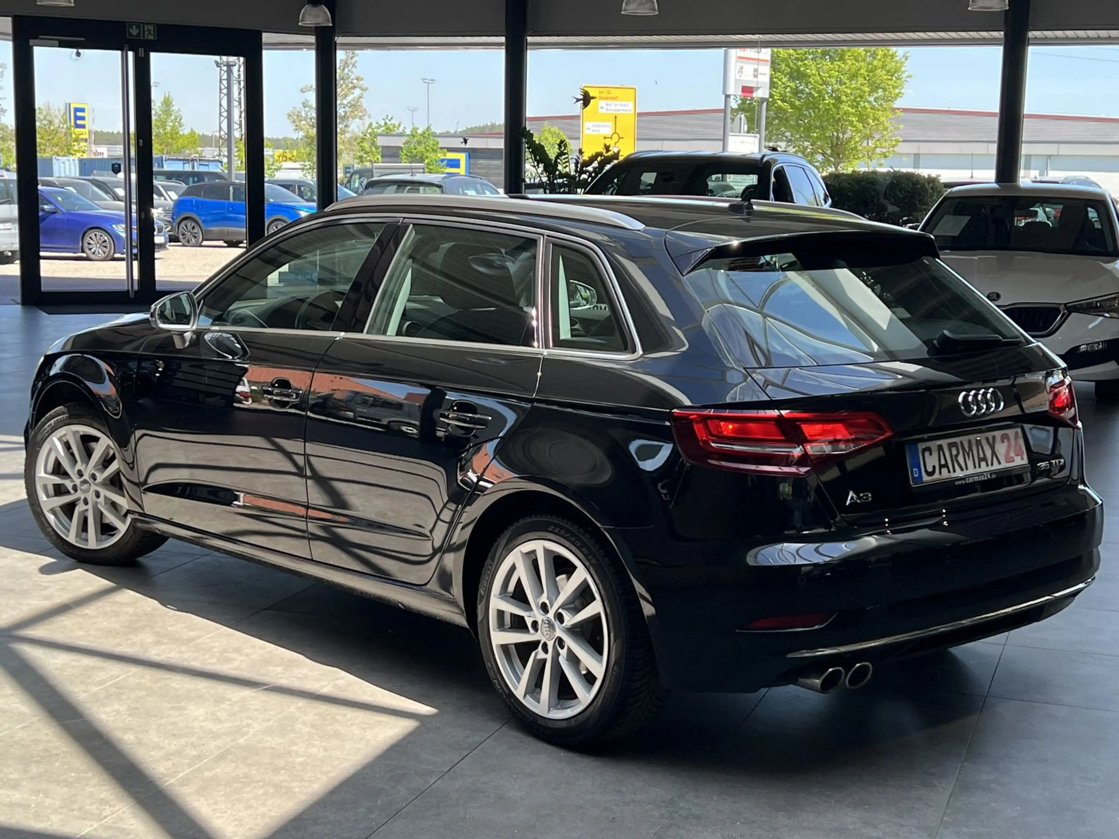 Audi A3 35 TDI design S-tronic Leder Navi Led PDC — photo 12