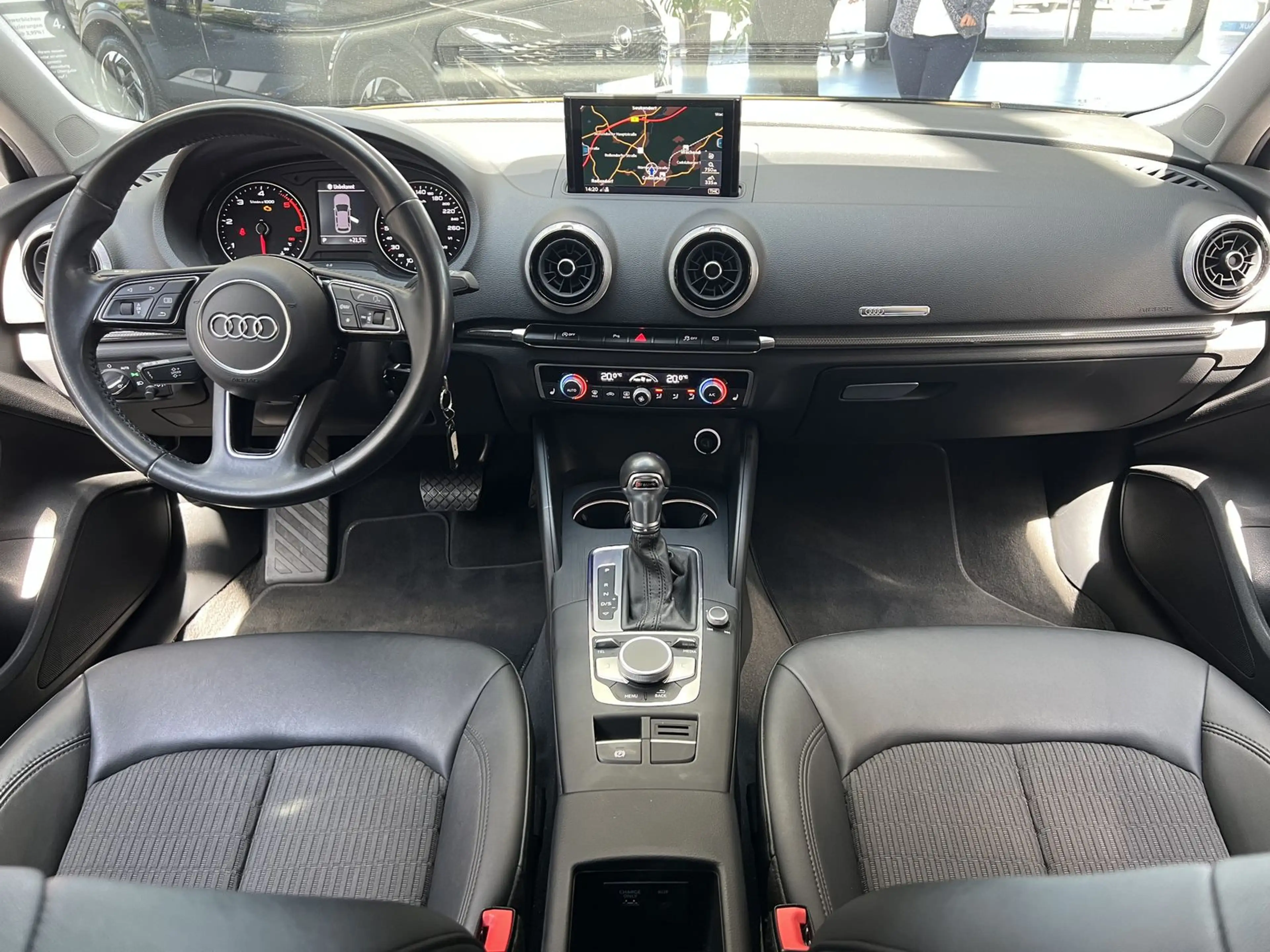 Audi A3 35 TDI design S-tronic Leder Navi Led PDC — photo 9