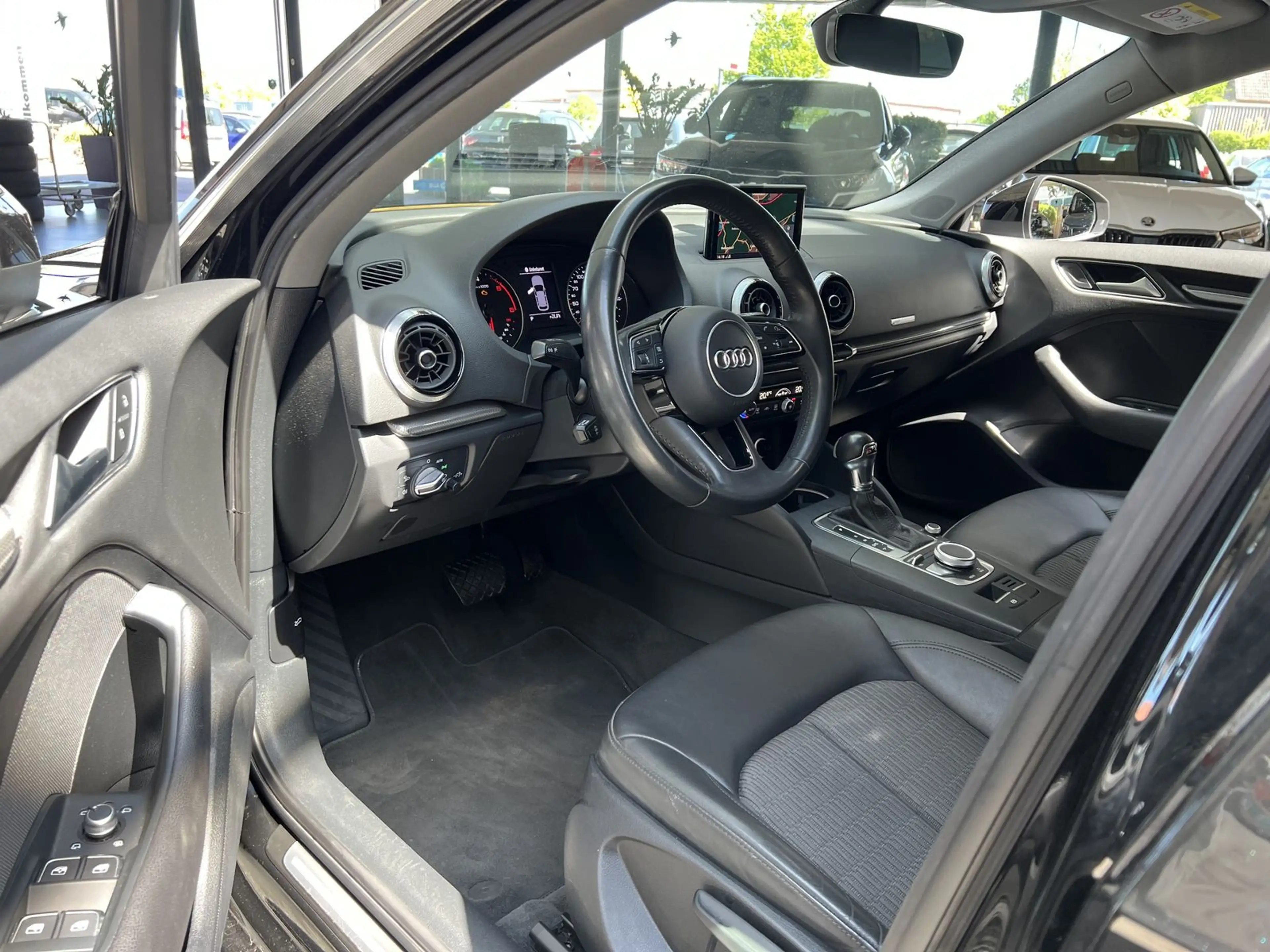 Audi A3 35 TDI design S-tronic Leder Navi Led PDC — photo 2