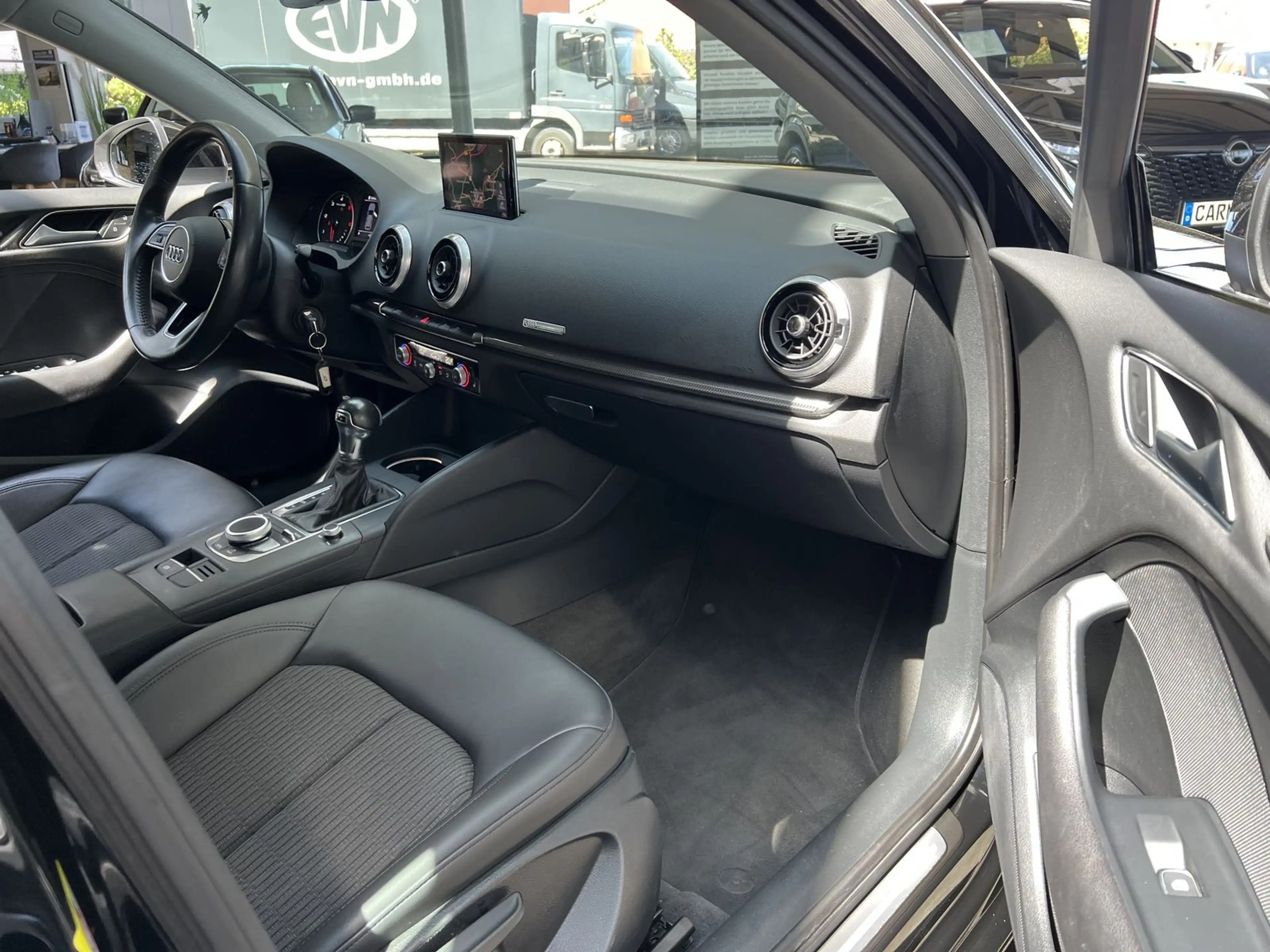 Audi A3 35 TDI design S-tronic Leder Navi Led PDC — photo 8