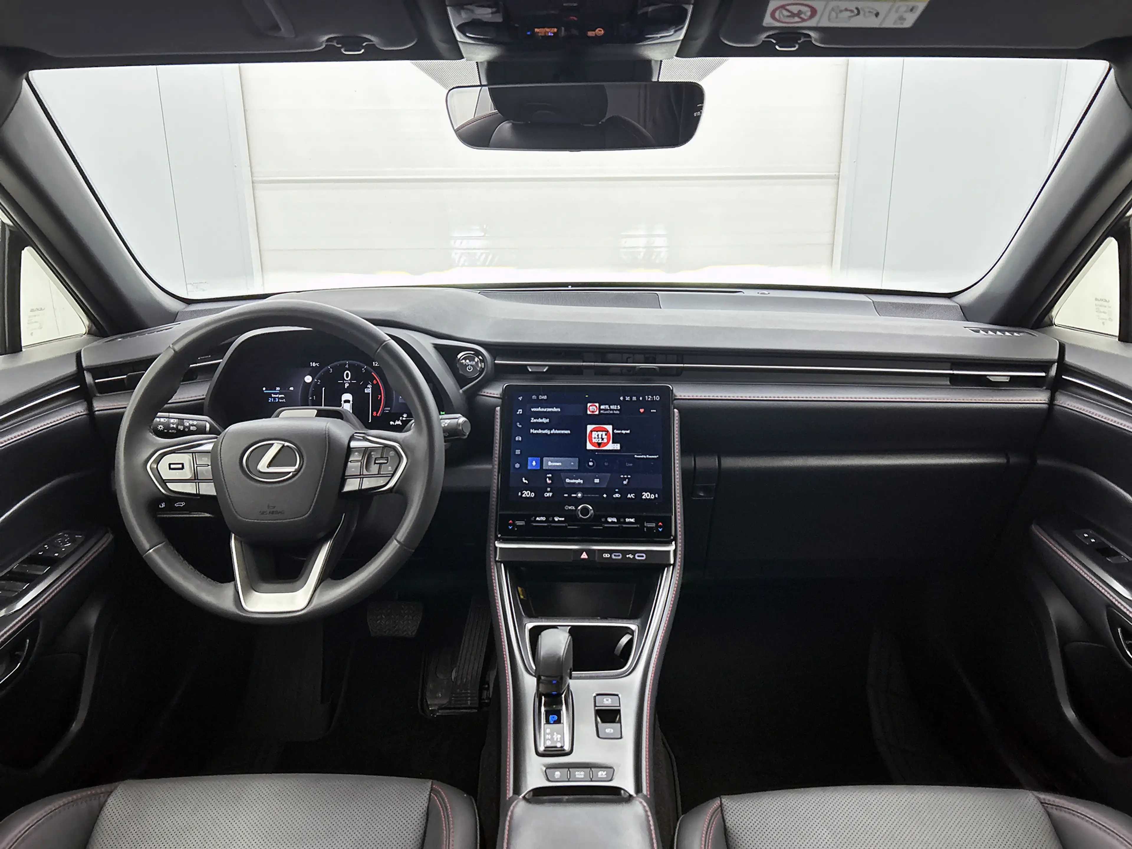 Lexus LBX Elegant 2WD | Tech Pack | — photo 4