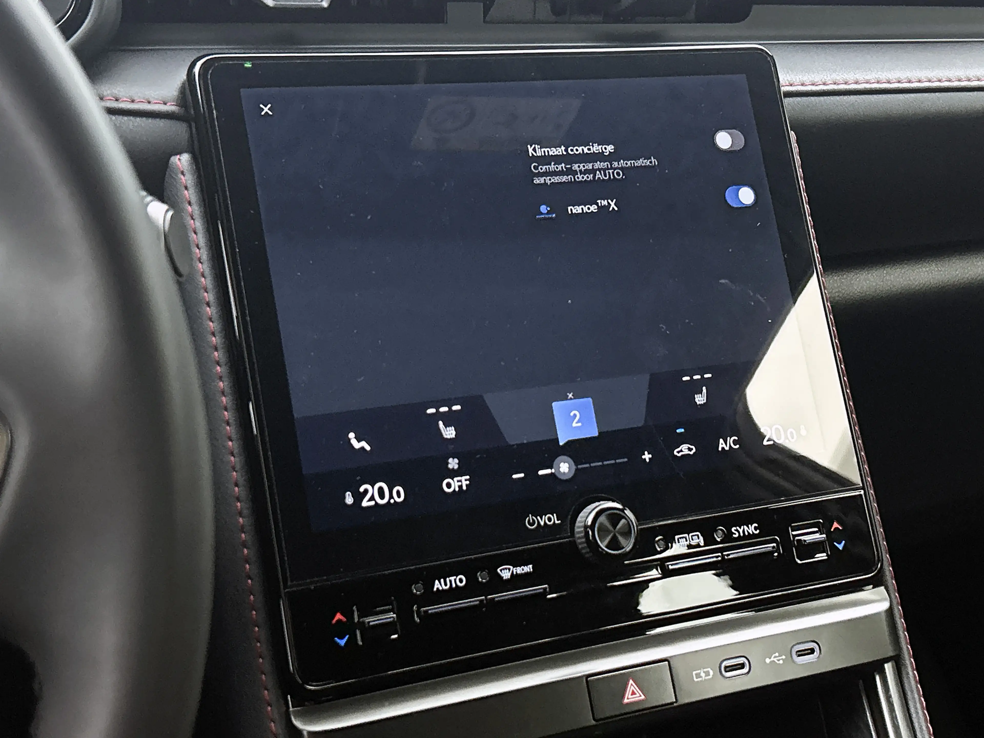 Lexus LBX Elegant 2WD | Tech Pack | — photo 10