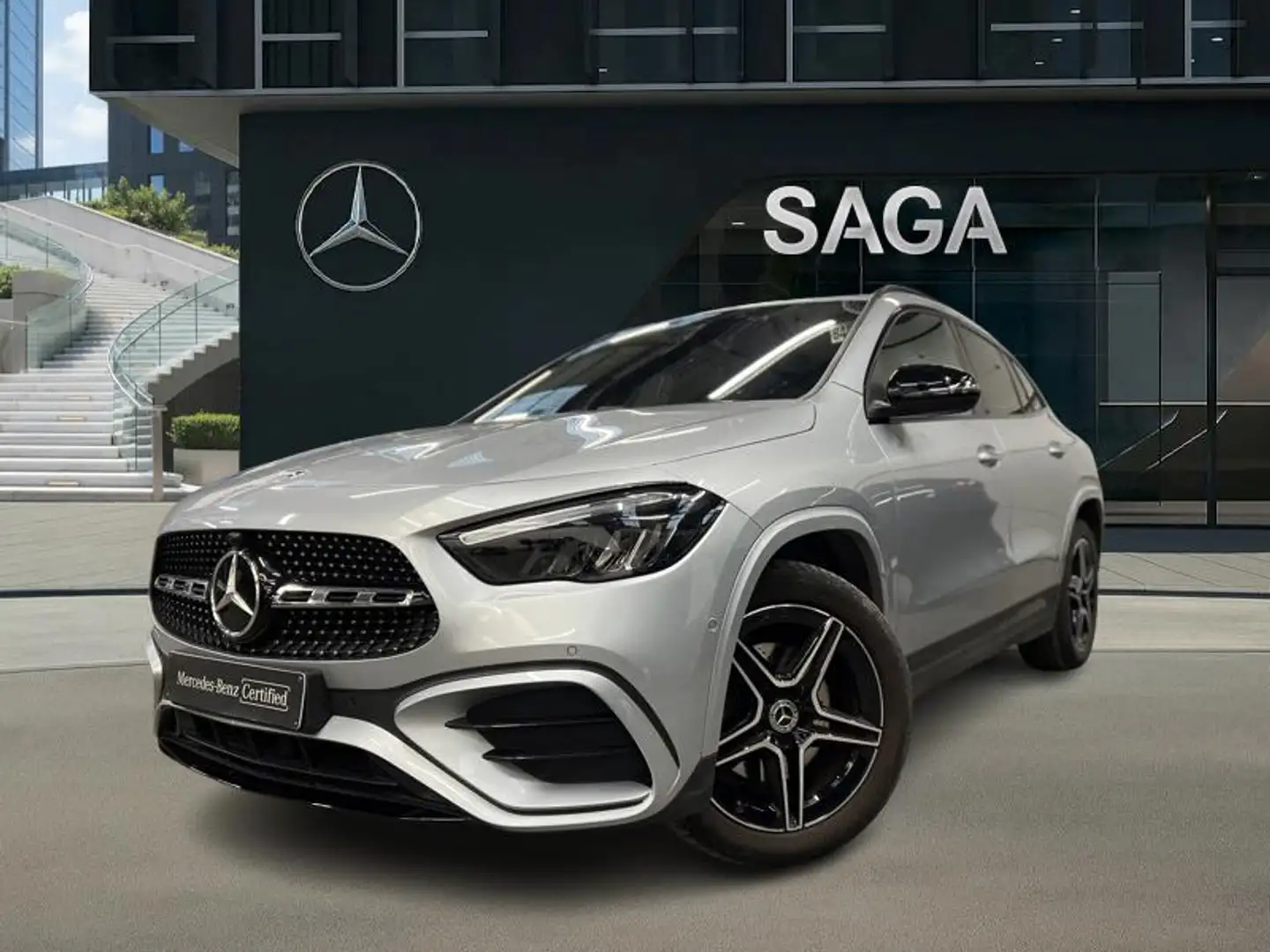 MERCEDES-BENZ Gla