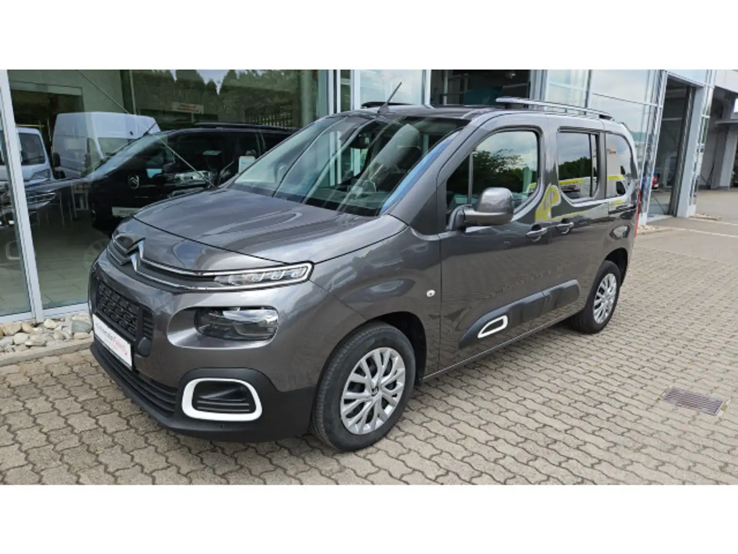 Citroen Berlingo M PureTech 130 EAT8 SHINE, AHK, Navi, S Grijs - 1