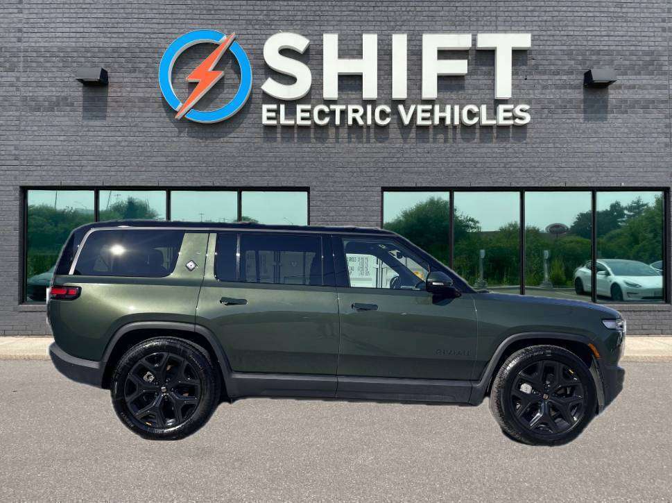 2025 Rivian R1S