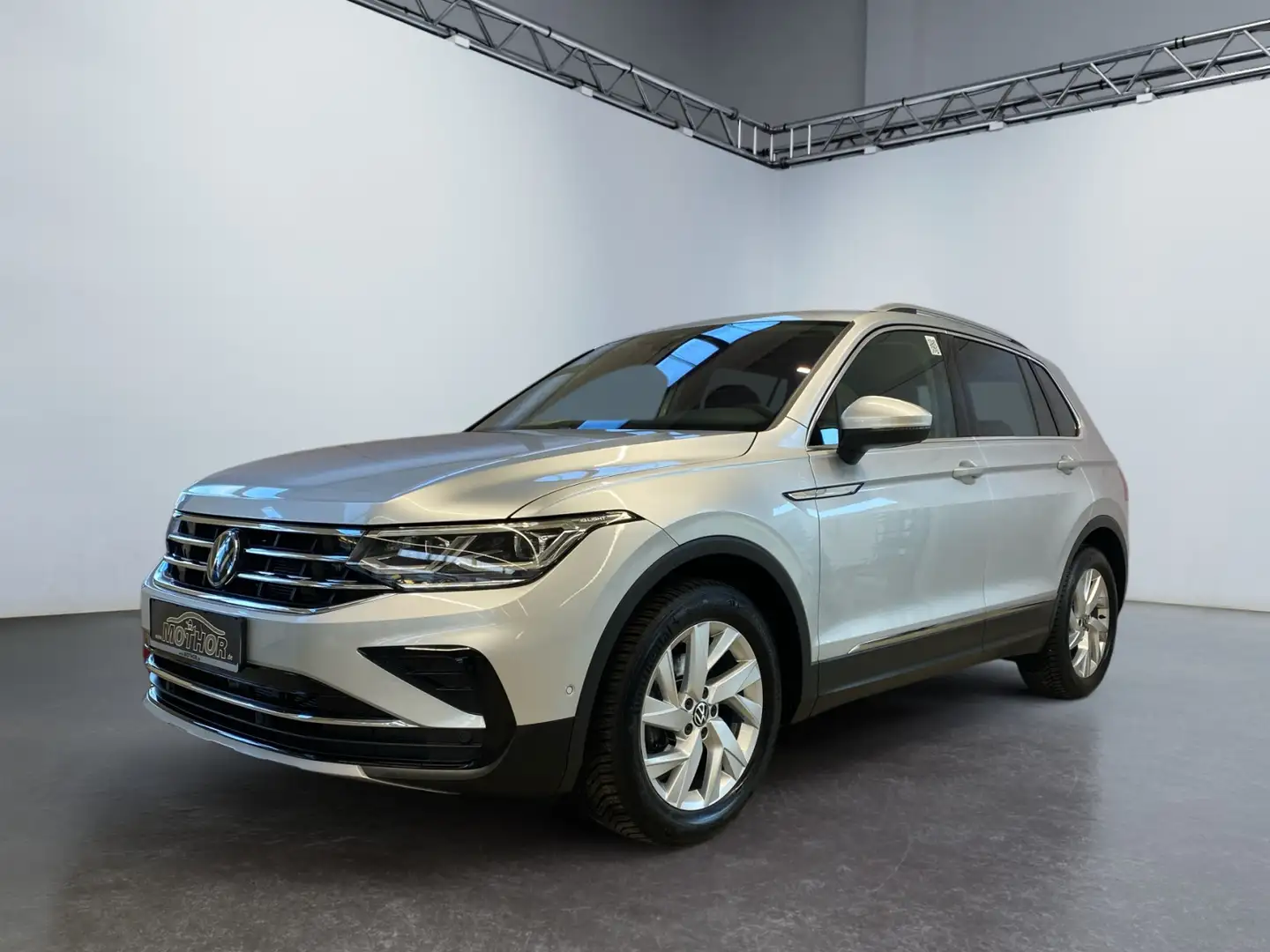 Volkswagen Tiguan Elegance 1.5 TSI DSG NAVI App-Connect LM Silber - 2