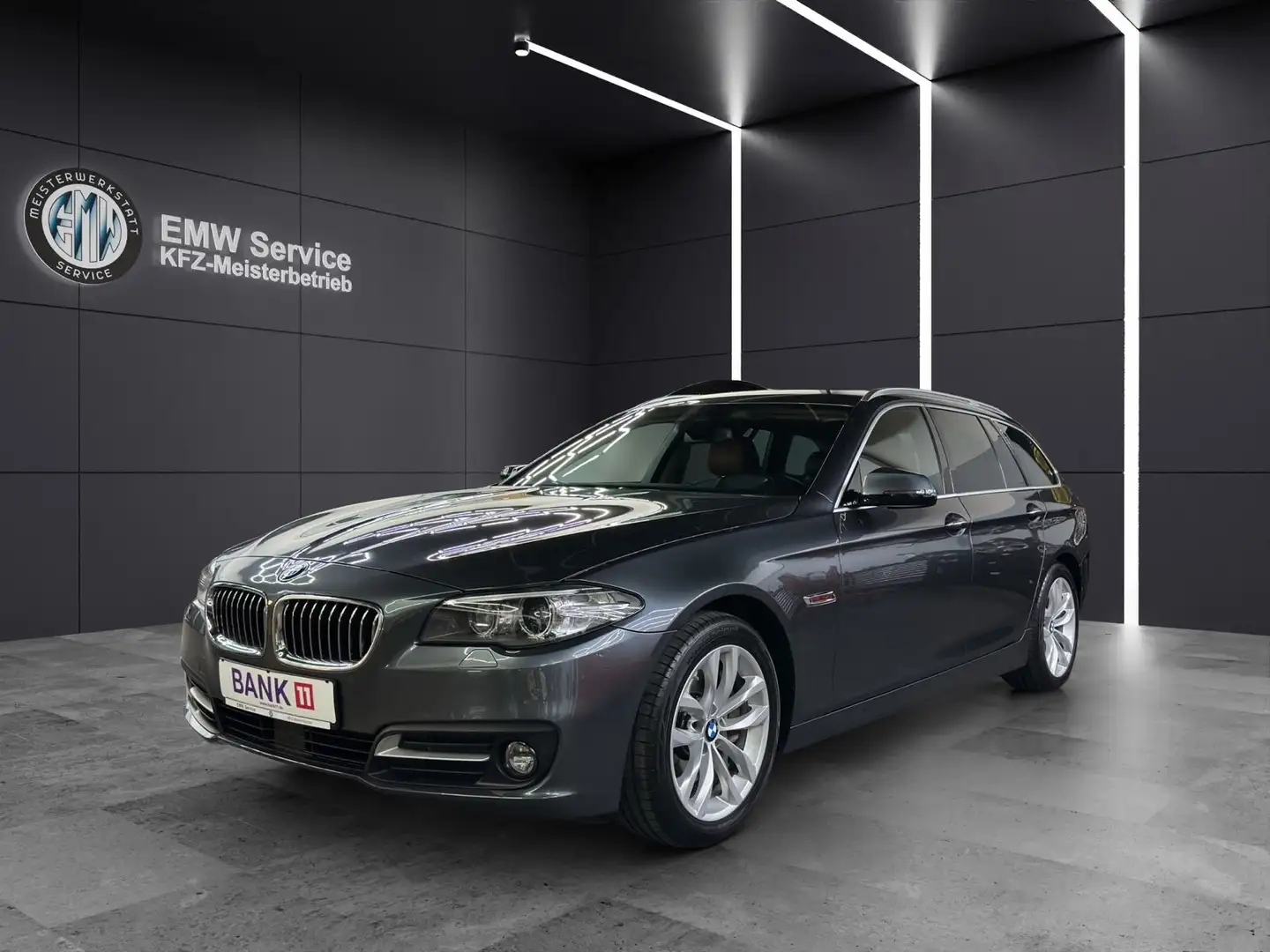 BMW 530 d xDrive F11 Aut.AHK H&K HUD PDC Kamera Grijs - 1