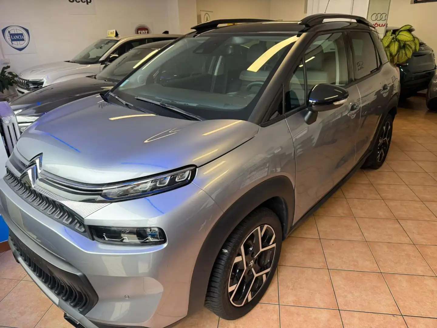 Citroen C3 Aircross PureTech 110 S&S Shine Pack Gris - 2