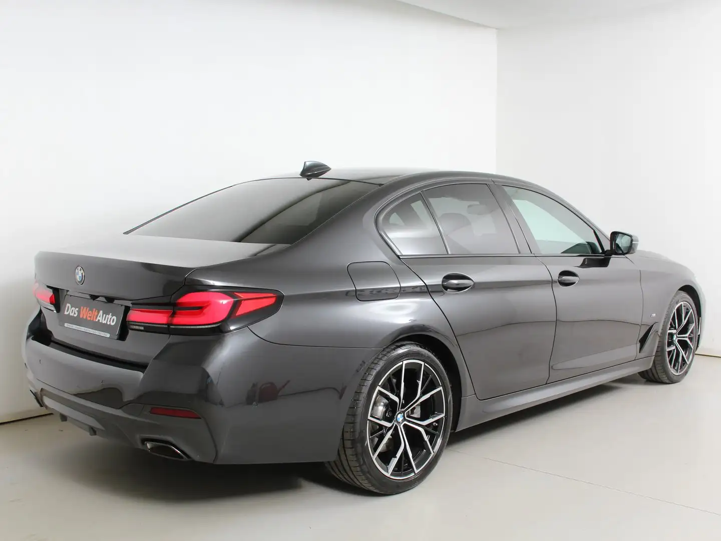 BMW 520 BMW 5 Lim. 520 d xDrive M Sport Edition Grau - 2