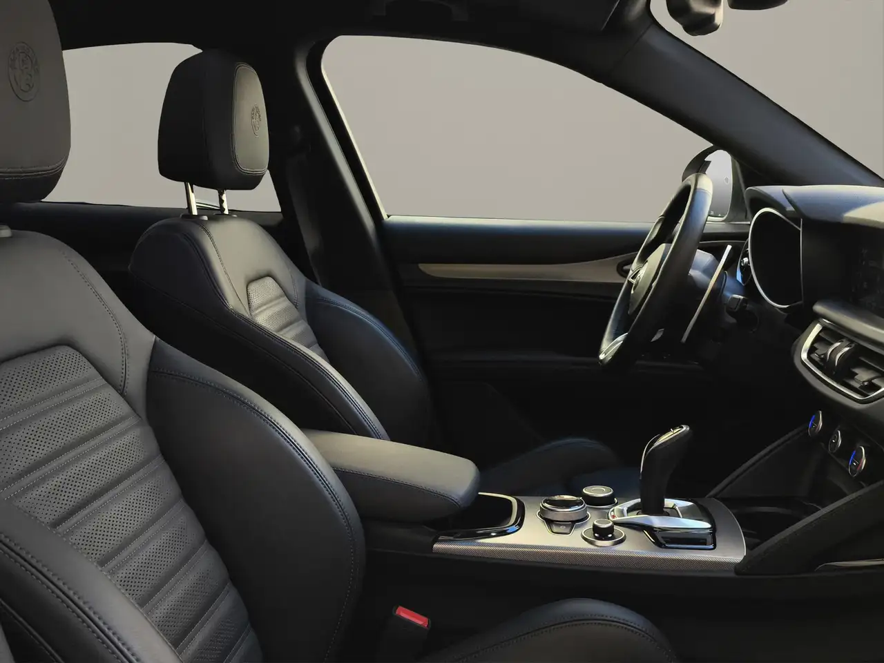 Alfa Romeo Stelvio 2024 — фото 13