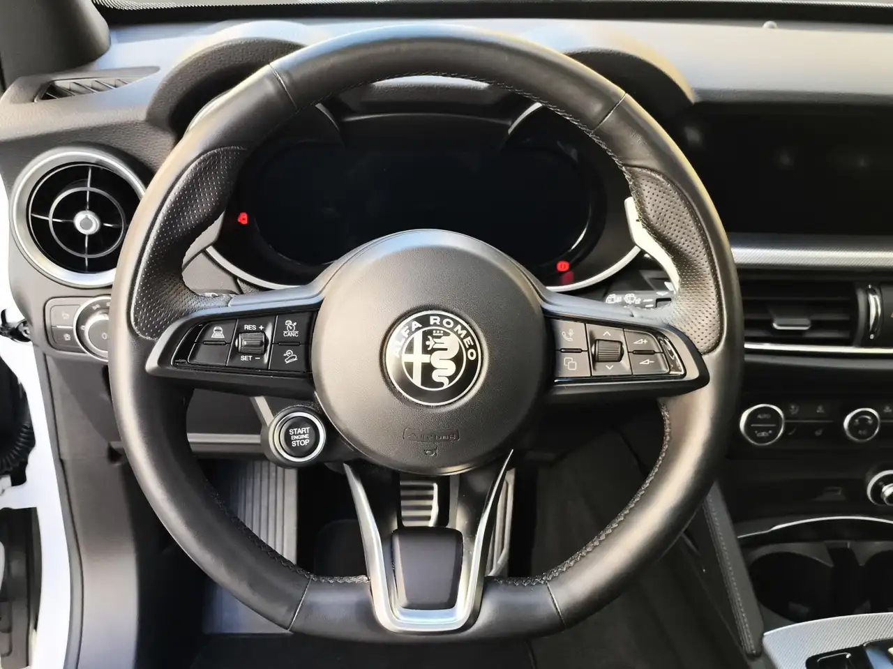 Alfa Romeo Stelvio 2024 — фото 10