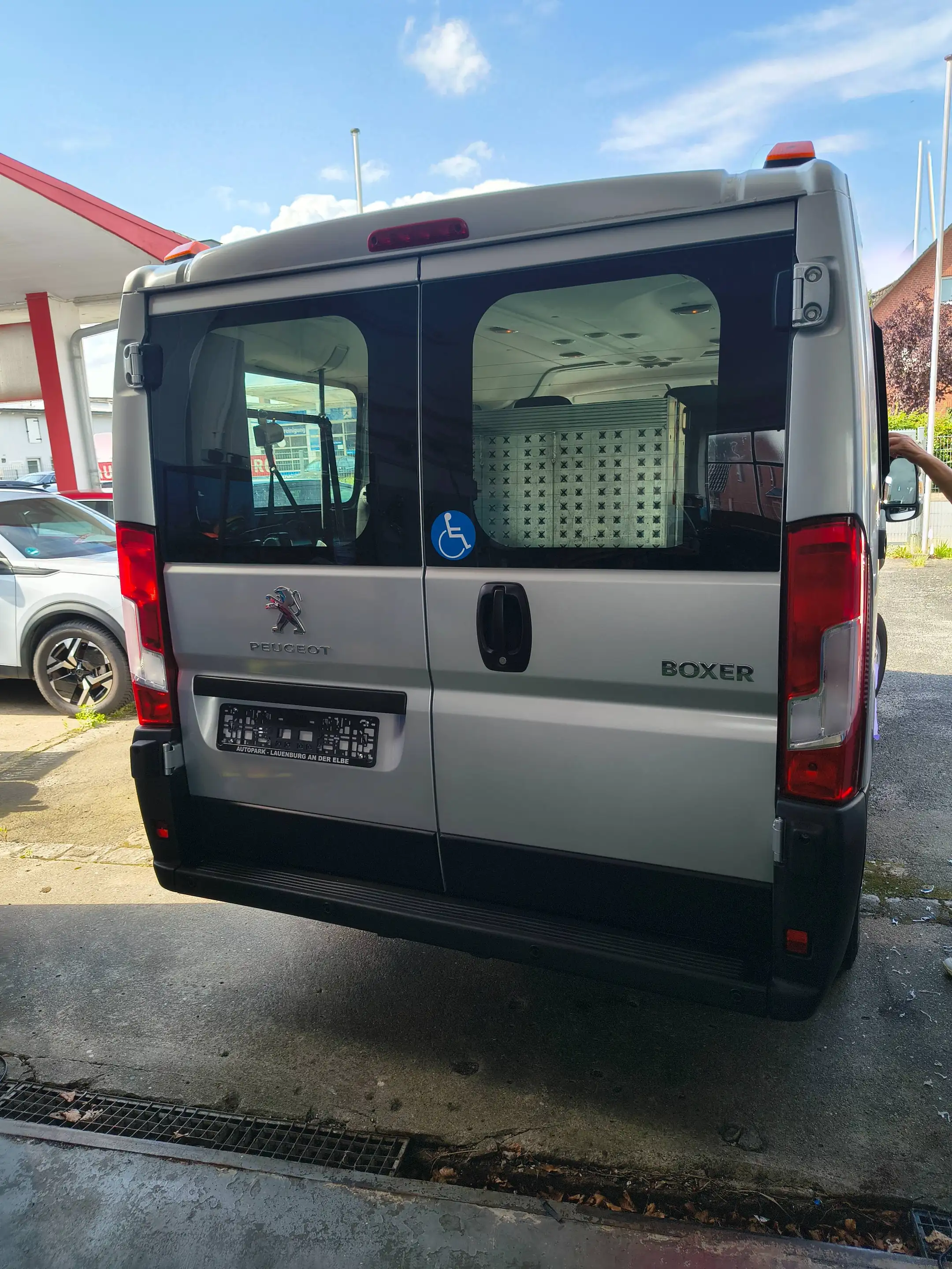 Peugeot Boxer 330 L1H1 Active Blue-HDi 140 Rollstuhlrampe — photo 4